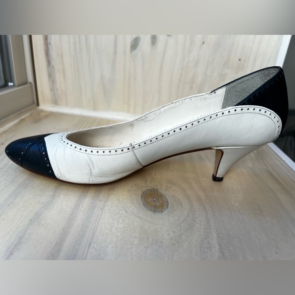 Vintage 80s Spectator Pumps Kitten Heel Two Tone White Navy Etienne Aigner 9N